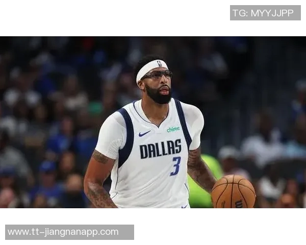 浓眉半场高效表现16分5板3帽完美罚球助力球队争胜